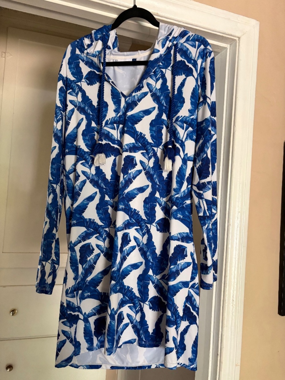 🌴 Cabana Life Blue Palm Print Swim Cover-Up – Size L 🌊